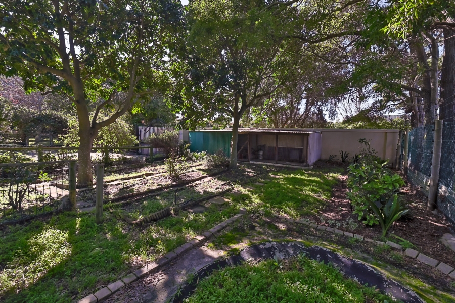 7 Bedroom Property for Sale in Zwaanswyk Western Cape